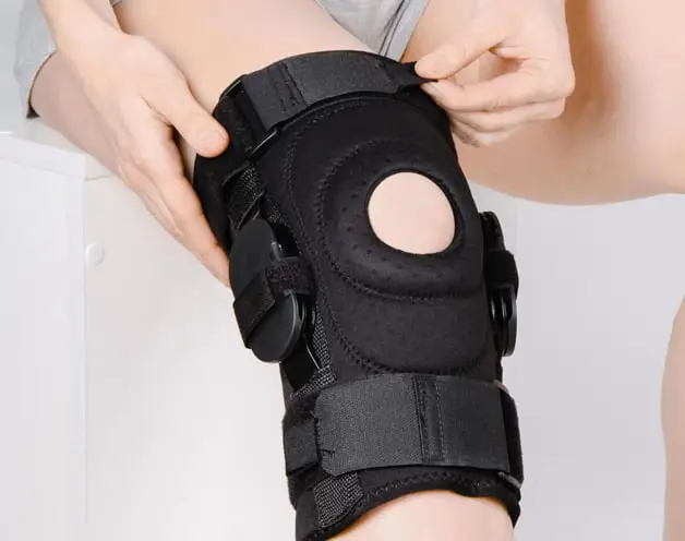 Knee-Braces